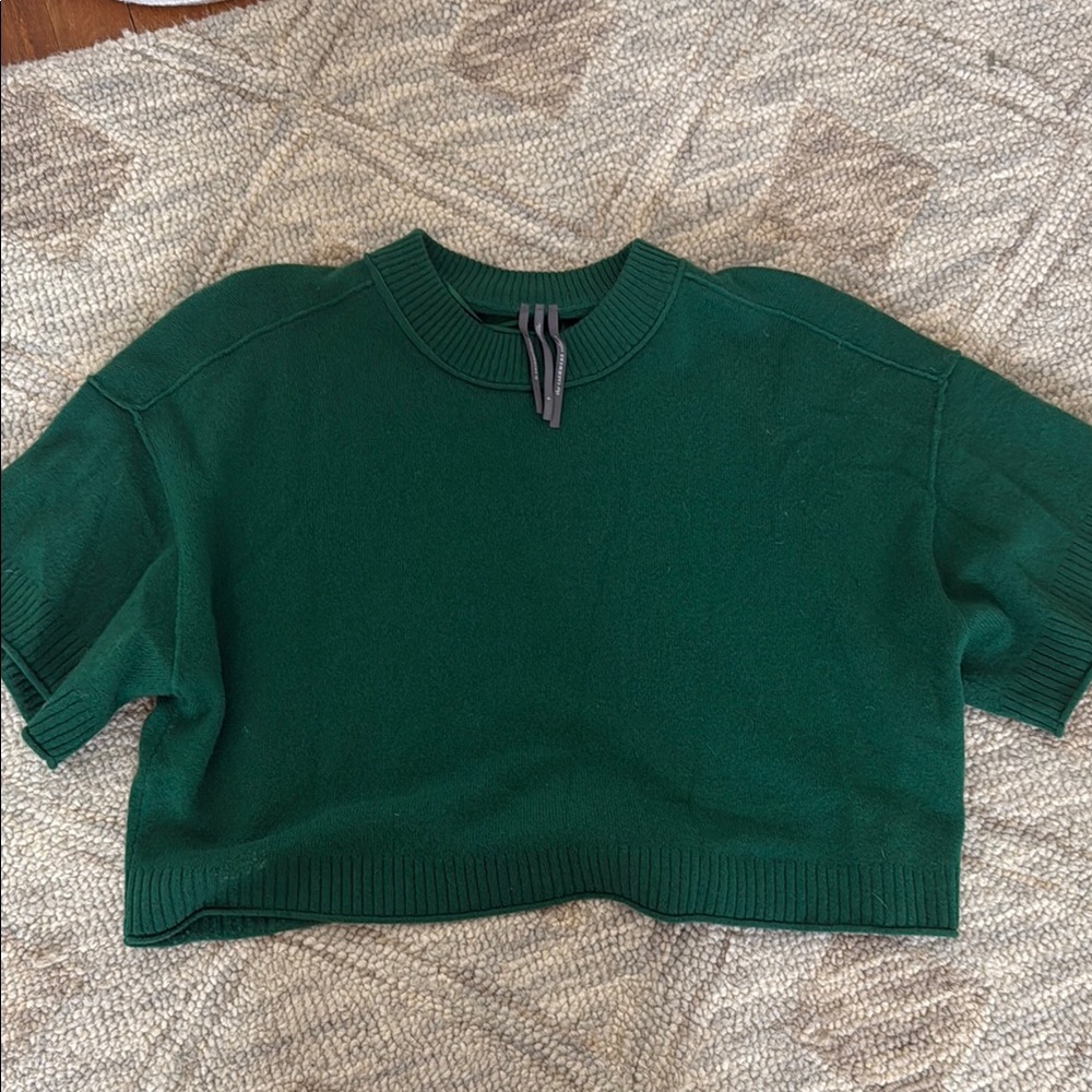 The Goldie Crewneck Cashmere Sweater